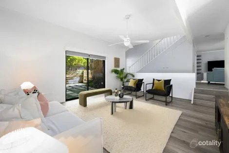 Property photo of 319 Ashmore Road Benowa QLD 4217