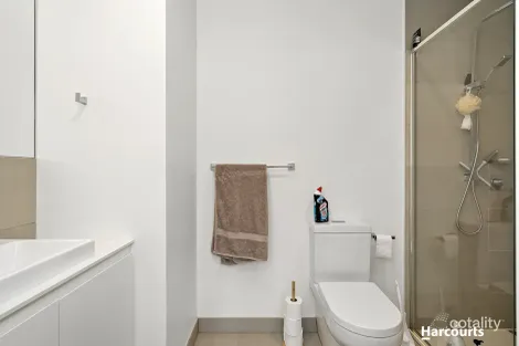 Property photo of 7 Sharp Circuit Mill Park VIC 3082