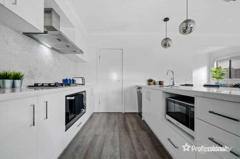 Property photo of 89 Hawking Crescent Fraser Rise VIC 3336