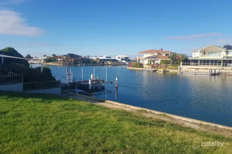 27 Leighton Rd E, Halls Head, WA 6210