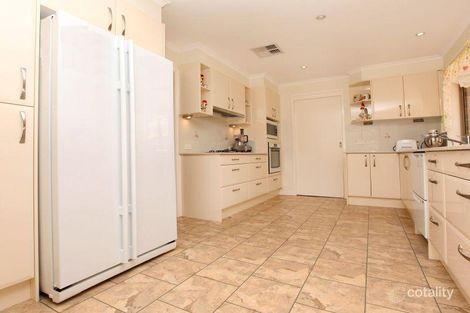 Property photo of 28 Rowntree Crescent Isaacs ACT 2607