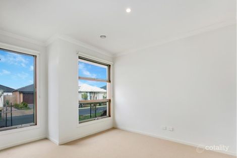 Property photo of 19 Bandicoot Loop Tarneit VIC 3029