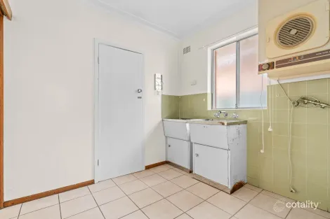 Property photo of 38 Mascot Drive Eastlakes NSW 2018