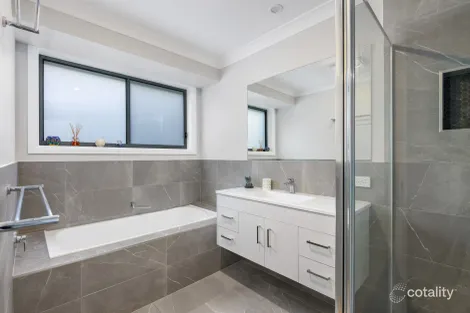 Property photo of 6 Corvina Close North Tamworth NSW 2340