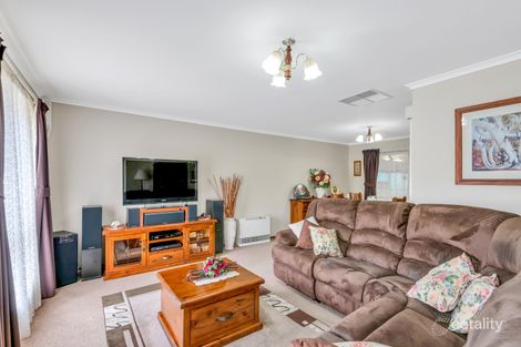 Property photo of 11 Horseshoe Drive Woodcroft SA 5162