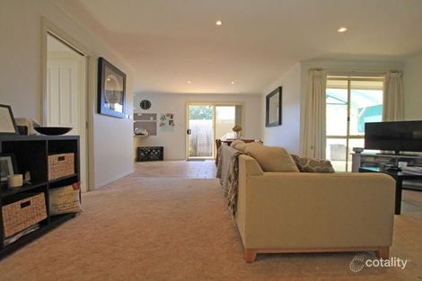 Property photo of 2/12 Reddrop Court Altona Meadows VIC 3028