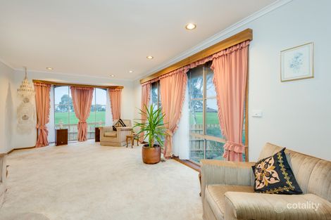 Property photo of 5 Meehan Court Endeavour Hills VIC 3802