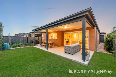 Property photo of 9 Yellowfin Drive Tarneit VIC 3029
