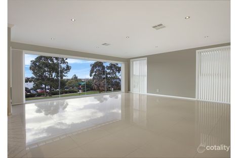 Property photo of 8 Stradbroke Avenue Shell Cove NSW 2529