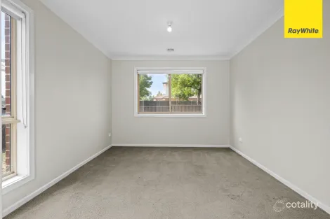 Property photo of 51 Marble Drive Cobblebank VIC 3338