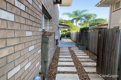 Property photo of 110 Drayton Terrace Wynnum QLD 4178