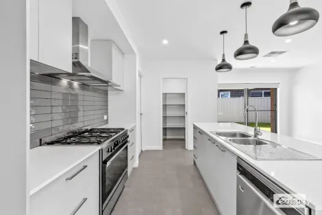 Property photo of 13 Torrens Road Leneva VIC 3691