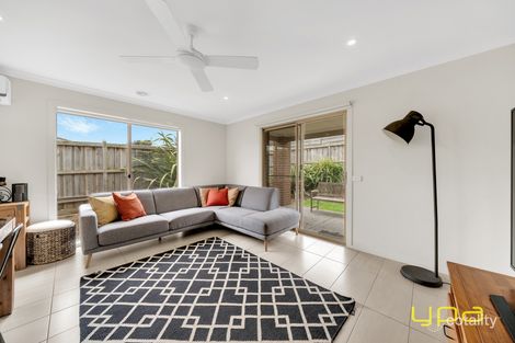 Property photo of 10 Rock Daisy Drive Cranbourne West VIC 3977