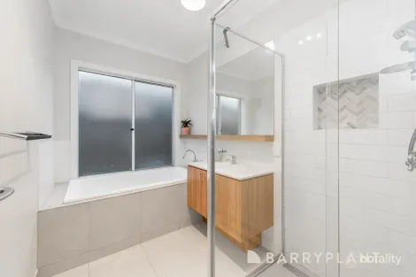 Property photo of 9 Yellowfin Drive Tarneit VIC 3029