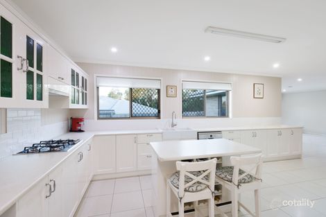 Property photo of 8 Kauri Pine Close Moggill QLD 4070