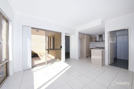 Property photo of 11 Hoypoy Gardens Darch WA 6065