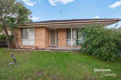 Property photo of 10 Claire Close Pakenham VIC 3810