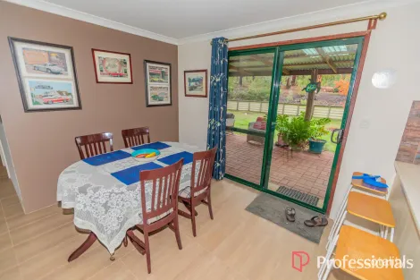 Property photo of 11 Titree Glen Quinninup WA 6258