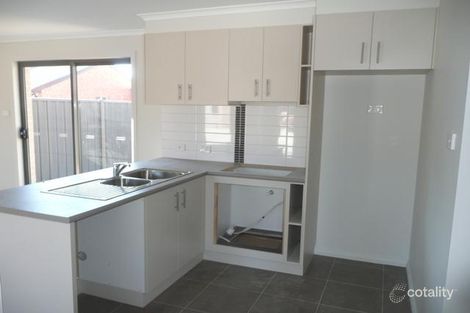 Property photo of 9/25 Deutgam Street Werribee VIC 3030