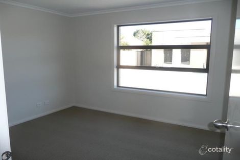 Property photo of 9/25 Deutgam Street Werribee VIC 3030