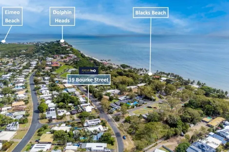 Property photo of 19 Bourke Street Blacks Beach QLD 4740