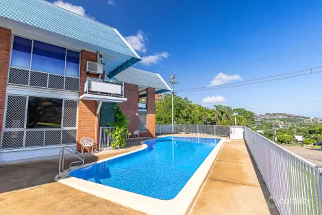 2/2 Victoria St, Townsville City, QLD 4810