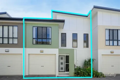 Property photo of 2/25 Roberts Street South Gladstone QLD 4680