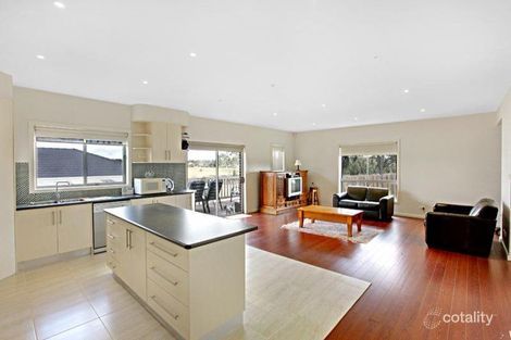 Property photo of 2 Black Duck Crossing Kilmore VIC 3764