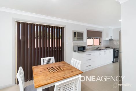 Property photo of 6/108 Undurra Drive Glenfield Park NSW 2650