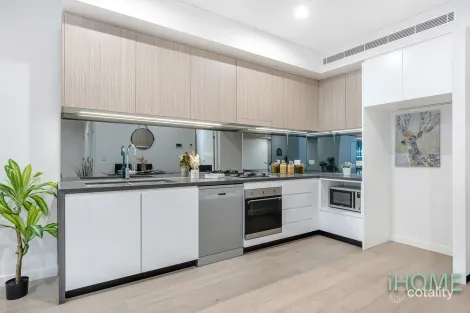 2/76 Cudgegong Rd, Rouse Hill, NSW 2155
