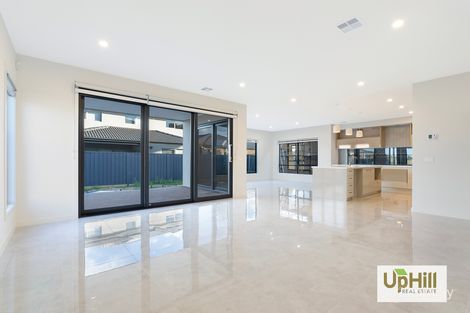 Property photo of 28 Cavern Boulevard Clyde North VIC 3978