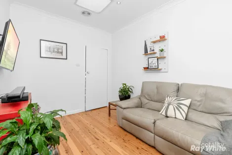 Property photo of 11 Norfolk Avenue Lake Albert NSW 2650