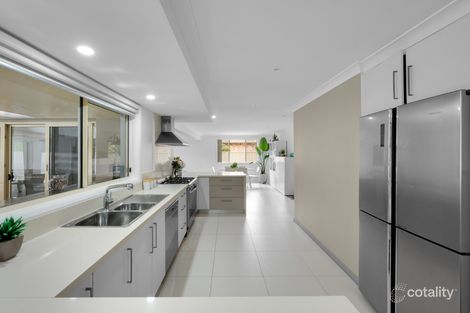 Property photo of 10 Lavender Grove Shellharbour NSW 2529