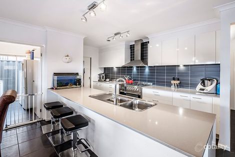 Property photo of 6 Aphrodite Way Cranbourne West VIC 3977