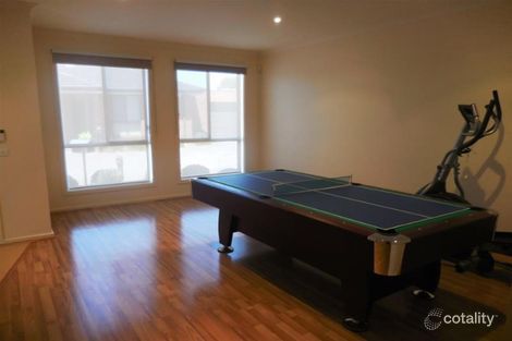 Property photo of 8/7 Baileyana Drive Endeavour Hills VIC 3802