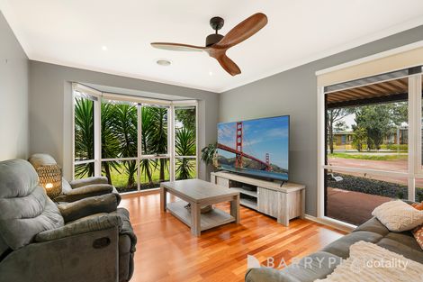 Property photo of 12 Lloyd Court Brookfield VIC 3338