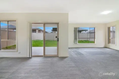 Property photo of 27 Cabarita Way Jordan Springs NSW 2747