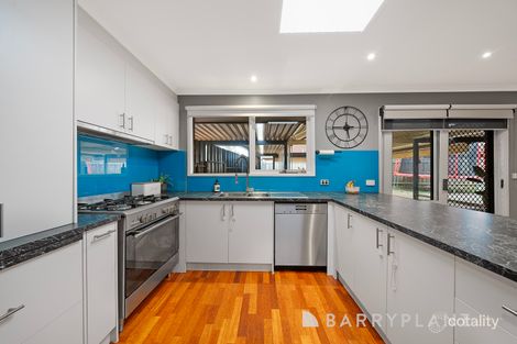 Property photo of 12 Lloyd Court Brookfield VIC 3338