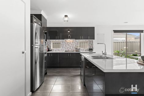 Property photo of 34 Challenger Circuit Cranbourne East VIC 3977