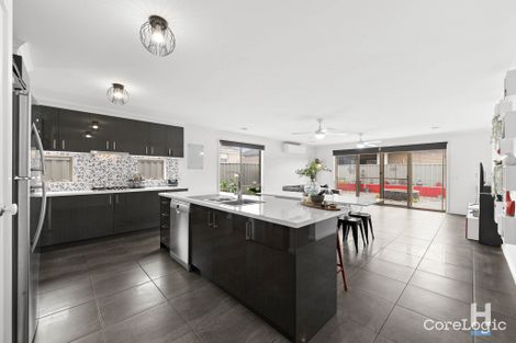 Property photo of 34 Challenger Circuit Cranbourne East VIC 3977