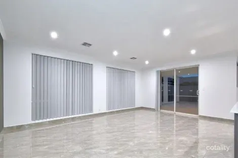 Property photo of 13 Fernleaf Loop Piara Waters WA 6112