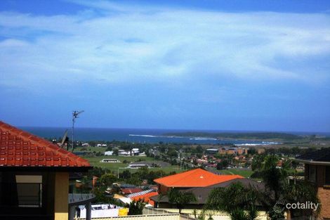 Property photo of 2/35 Yarle Crescent Flinders NSW 2529