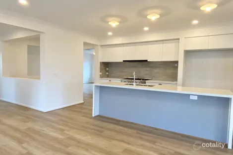 Property photo of 23 Echuca Avenue Eynesbury VIC 3338