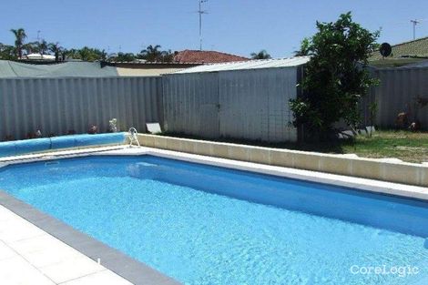 Property photo of 4 Lambourne Place Halls Head WA 6210
