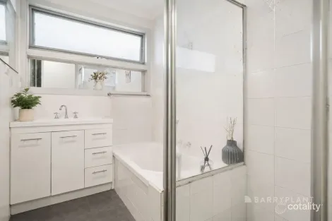 Property photo of 15 Greenlaw Crescent Berwick VIC 3806