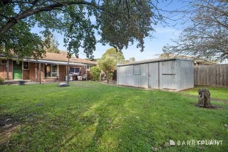 Property photo of 15 Greenlaw Crescent Berwick VIC 3806