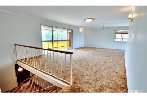 Property photo of 21 Lorinya Street Mansfield QLD 4122