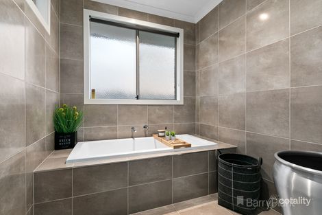Property photo of 27 Mill Circuit Clyde North VIC 3978
