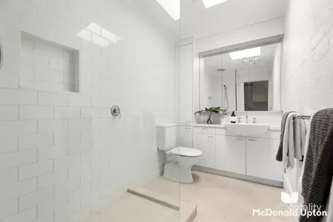 Property photo of 2 The Parade Ascot Vale VIC 3032