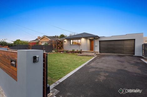 Property photo of 18 Kangaroo Road Chelsea VIC 3196